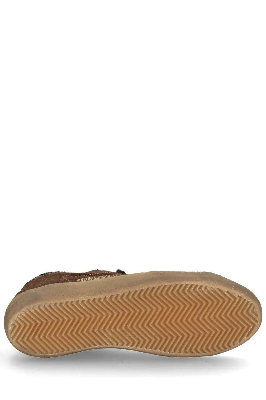Golden Goose women’s super star sneaker brown made of brown suede with tan rubber sole and herringbone tread pattern