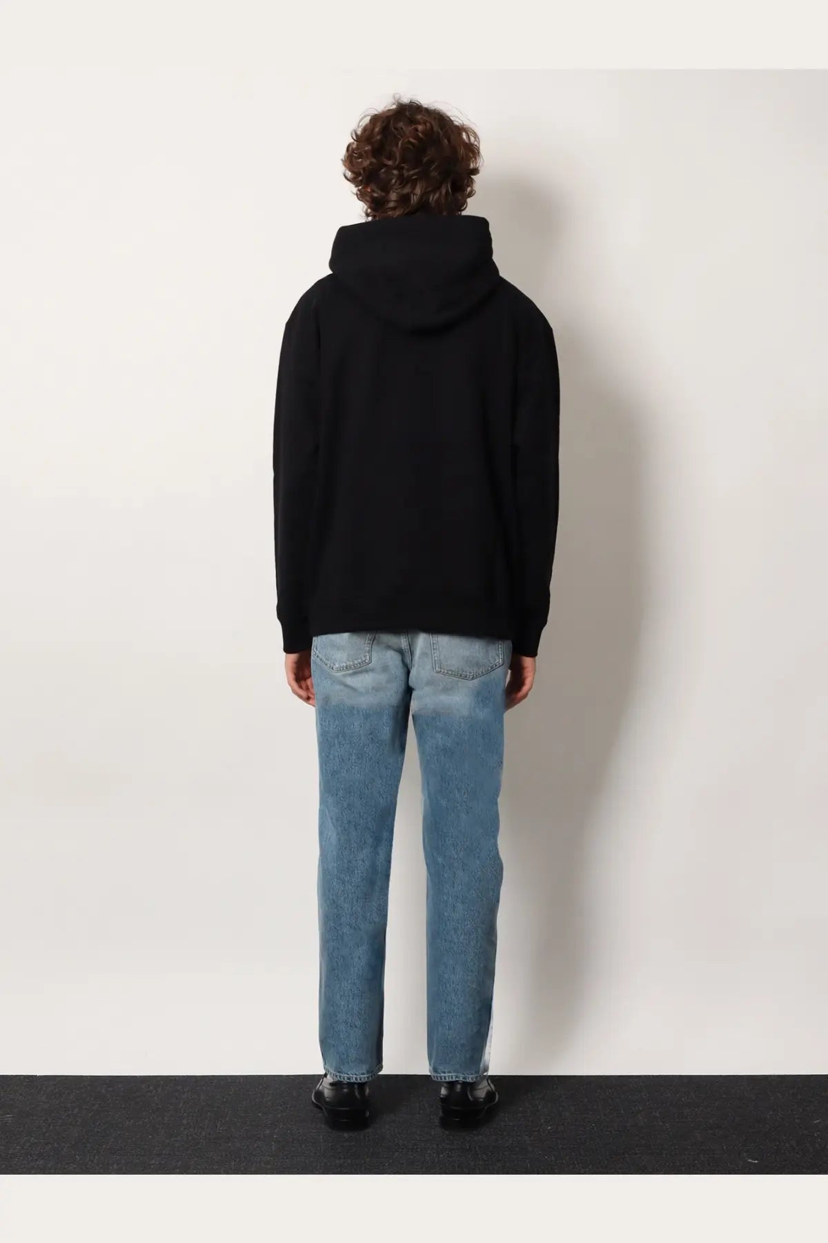 Gucci men’s black cotton sweatshirt with relaxed fit and ribbed cuffs ideal for casual wear