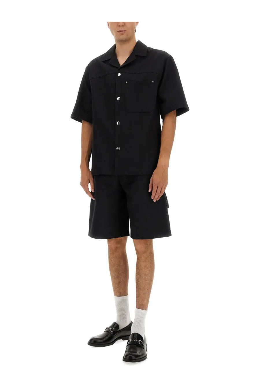 Gucci men’s gg jacquard black short-sleeved button-up shirt with silver buttons and two chest pockets