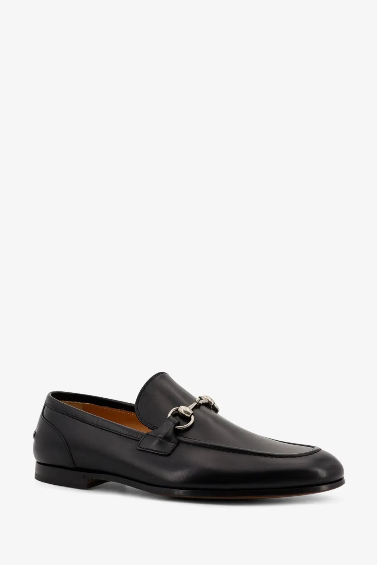 Gucci men’s Jordaan black leather loafers with silver horsebit buckle for stylish casual wear