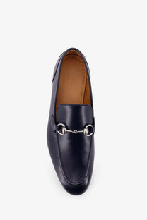 Black leather Gucci men’s loafer with silver horsebit buckle in blue product line for stylish formal wear