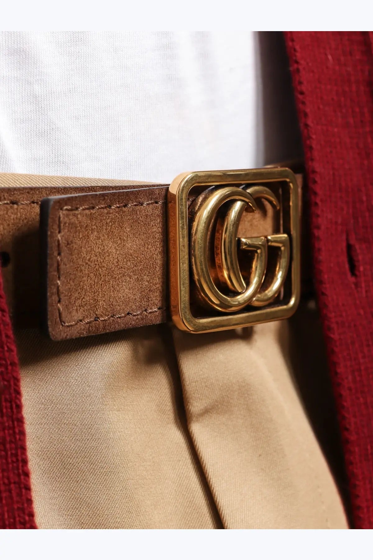 Gucci men’s reversible leather belt grey with brown leather side and gold-tone rectangular buckle featuring interlocking gg logo