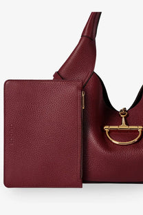 Gucci women’s borsa spalla softbit red rich burgundy pebbled leather handbag with gold-tone horsebit clasp and strap