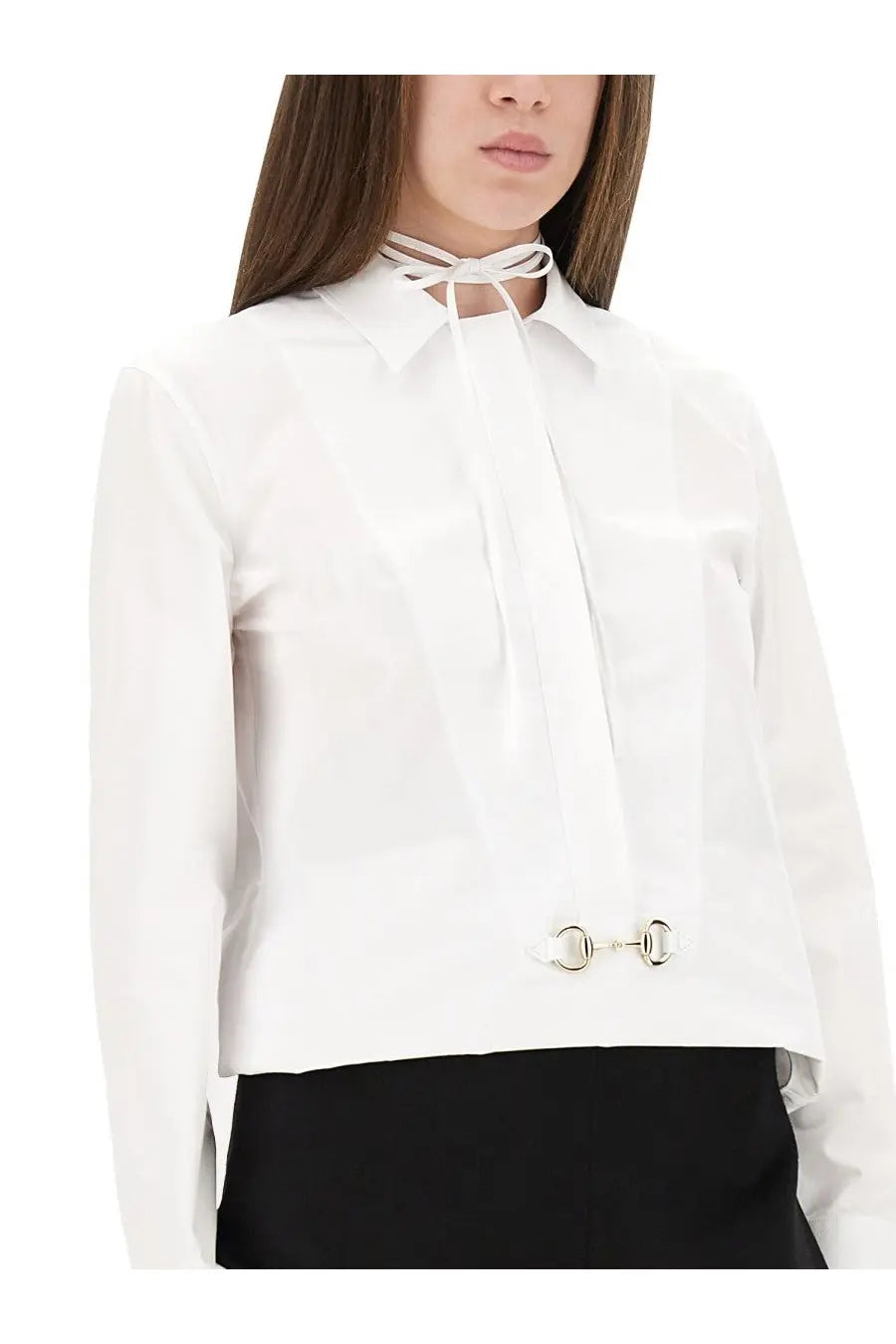 White gucci women’s cotton poplin cropped blouse with tie-neck collar and signature horsebit buckle at hem