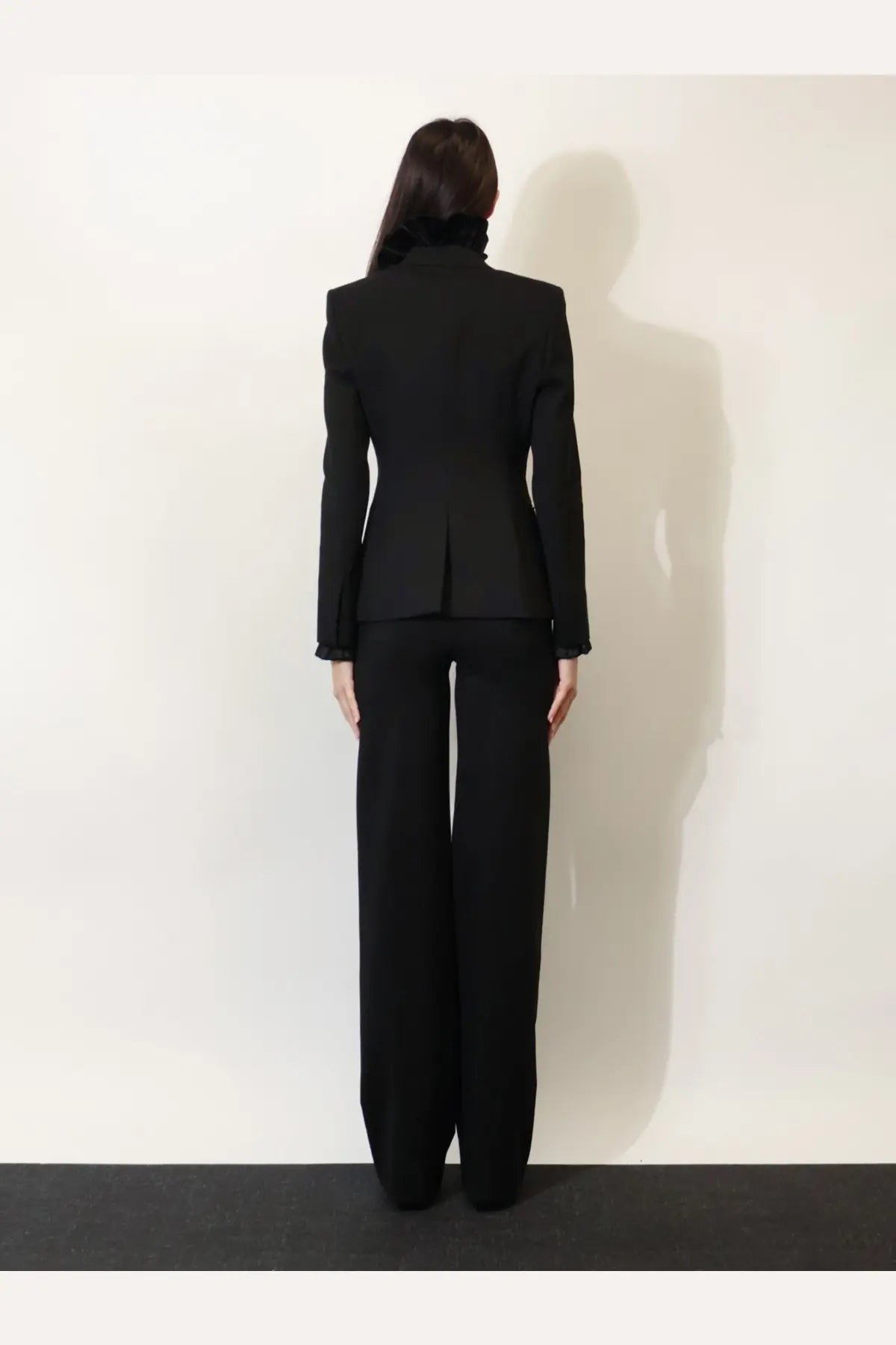 Black tailored Gucci women’s technical wool blazer with structured shoulders and high collar in black