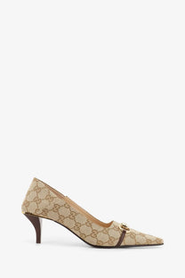 Beige and brown gucci women’s vittoria gg fabric pumps in canvas with gold-tone buckle detail