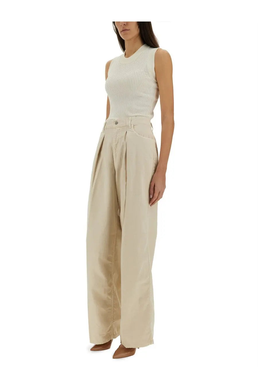 Haikure women’s wide leg jeans beige in high-waisted beige with pleated front and button closure