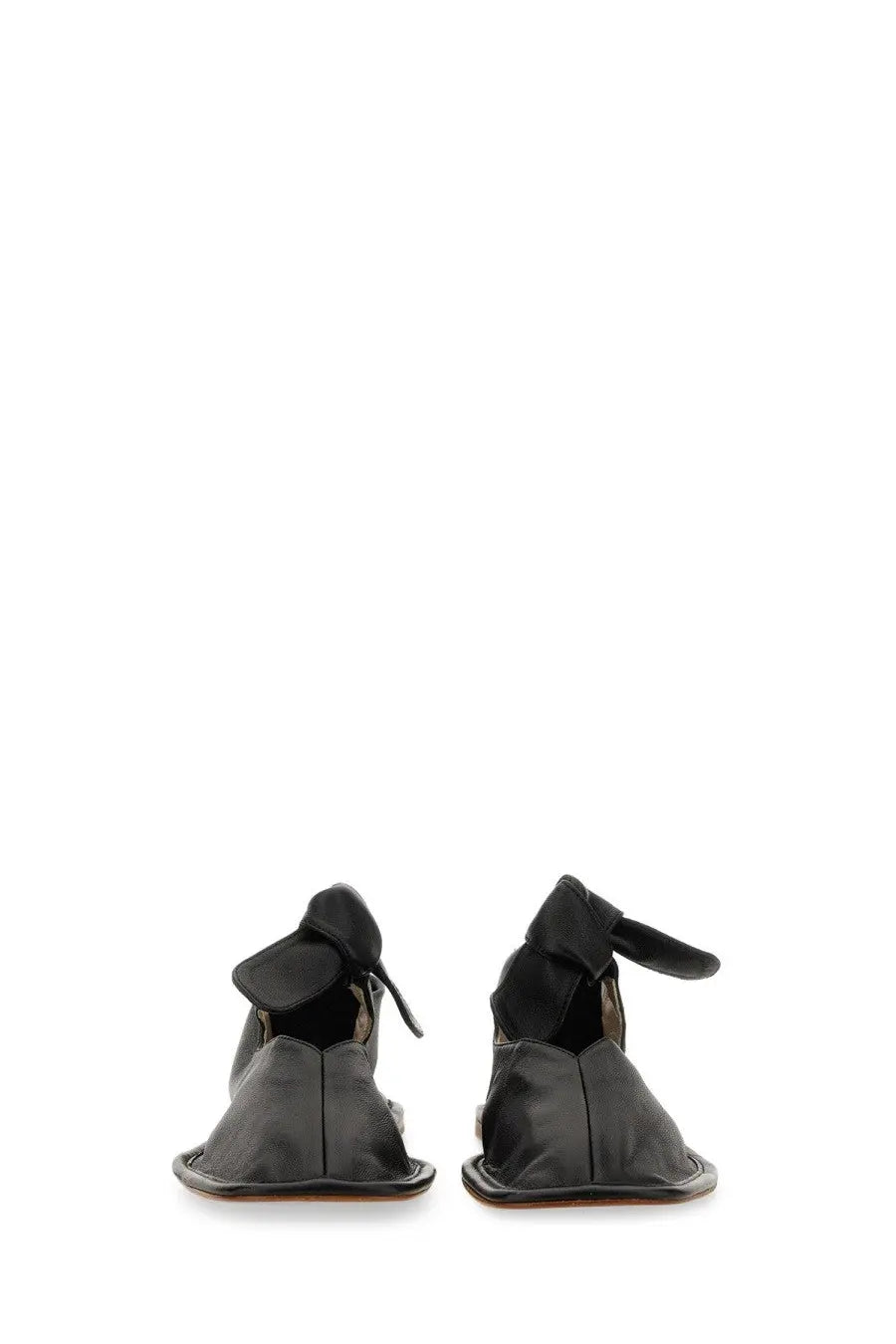 Hereu women’s llasada black leather sandals showing the back with a bow detail