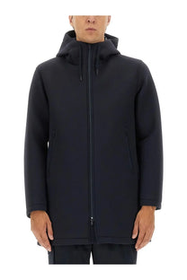 Herno men’s long parka in scuba blue with a black hooded jacket featuring a full-length zipper and two side pockets