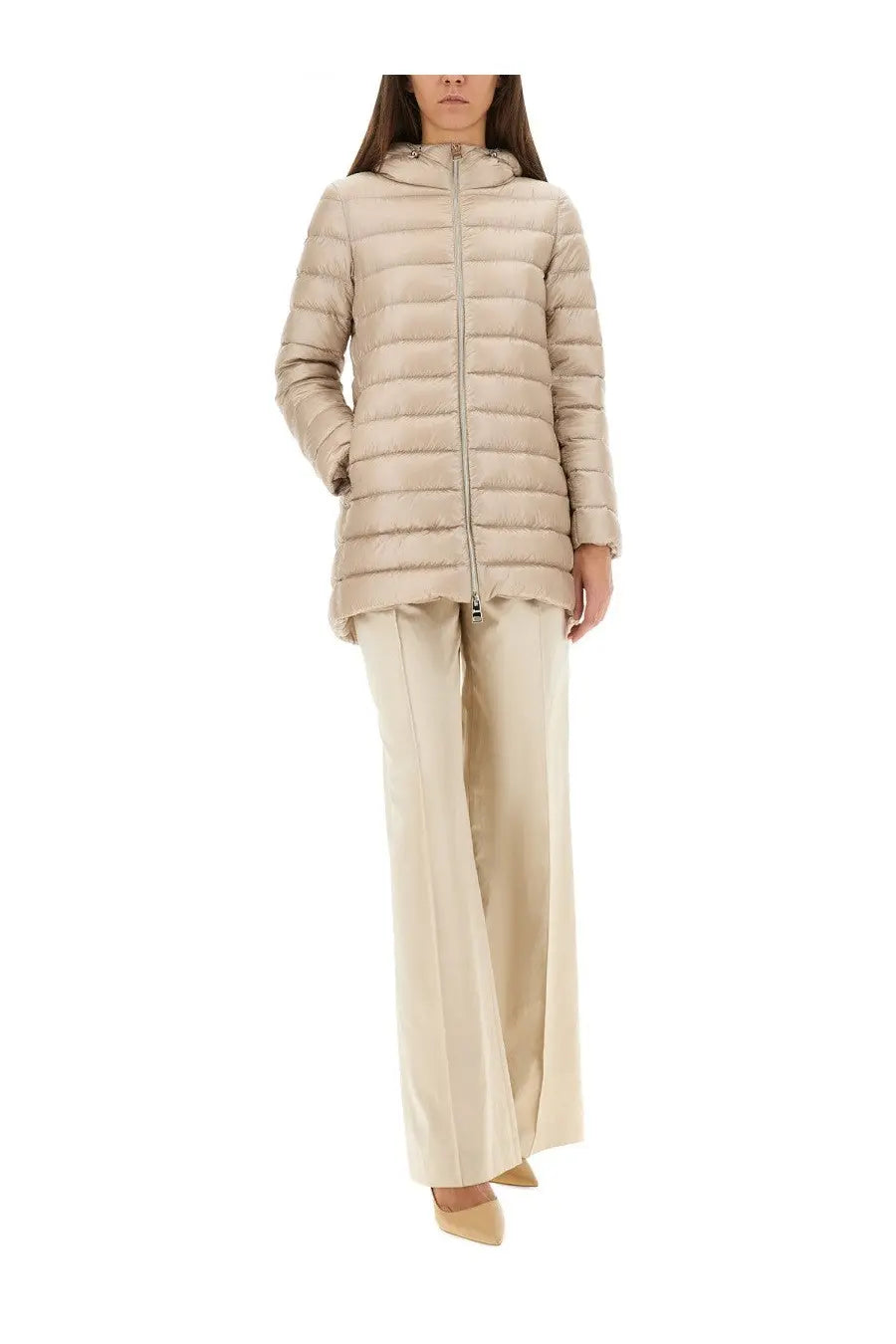 Herno women’s piumino shape resort white beige quilted hooded puffer jacket with central zipper and metallic accents