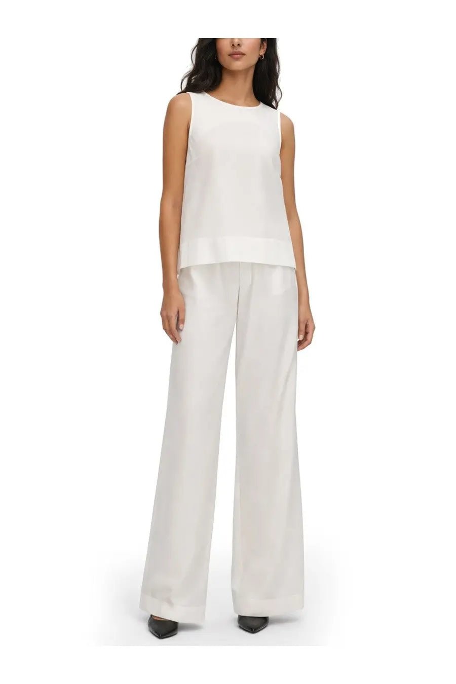 Herno women’s white sleeveless top with relaxed fit and subtle tiered hemline detailing