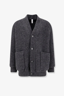 Hevò men’s cimino dark gray ribbed knit virgin wool cardigan with v-neck button closure and two front patch pockets