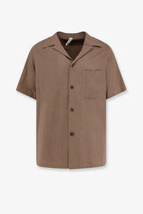 Hevò men’s Novoli short-sleeved linen and viscose shirt in beige with button-up front collar and chest pocket