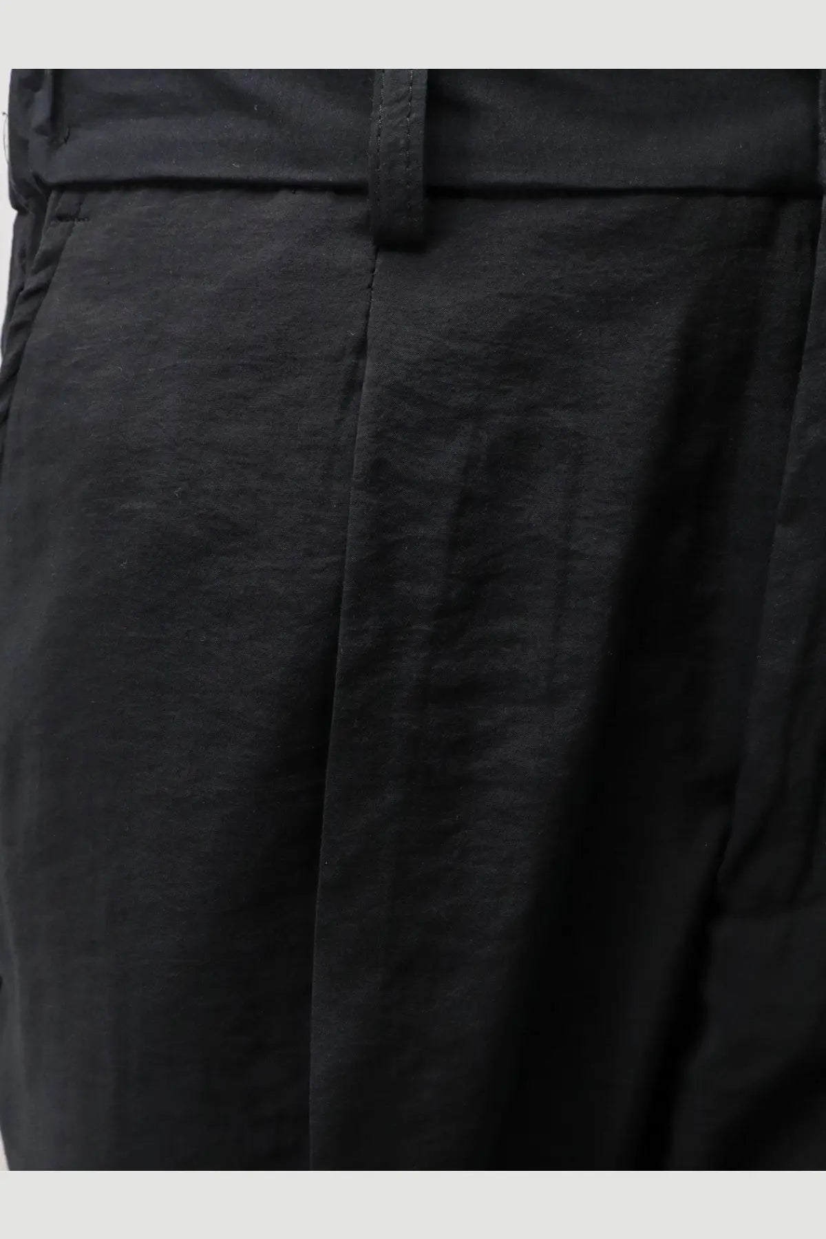 Hevò men’s torre canne black modal blend trousers with pleated front, tailored waistband, and subtle stitching details