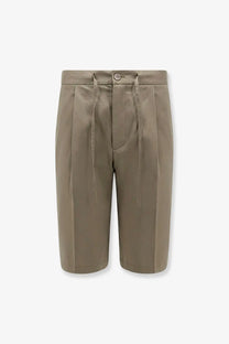 Khaki-colored pleated shorts with drawstring waist and button closure paired with hevò men’s torre lapillo linen and viscose shirt beige