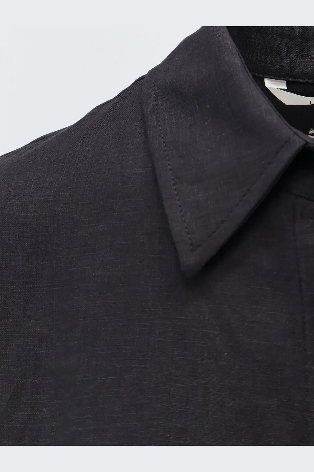 Hevò womens arigliano viscose and linen chemisier dress black showing black linen shirt collar with neat stitching and subtle texture