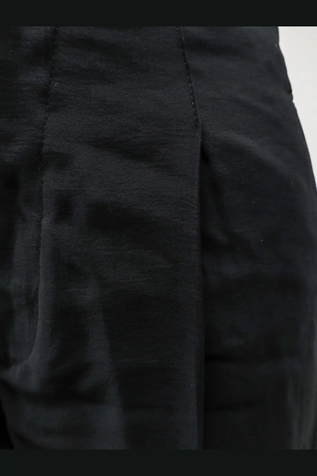 Hevò women’s torre lapillo black bermuda shorts made of smooth slightly textured modal blend fabric