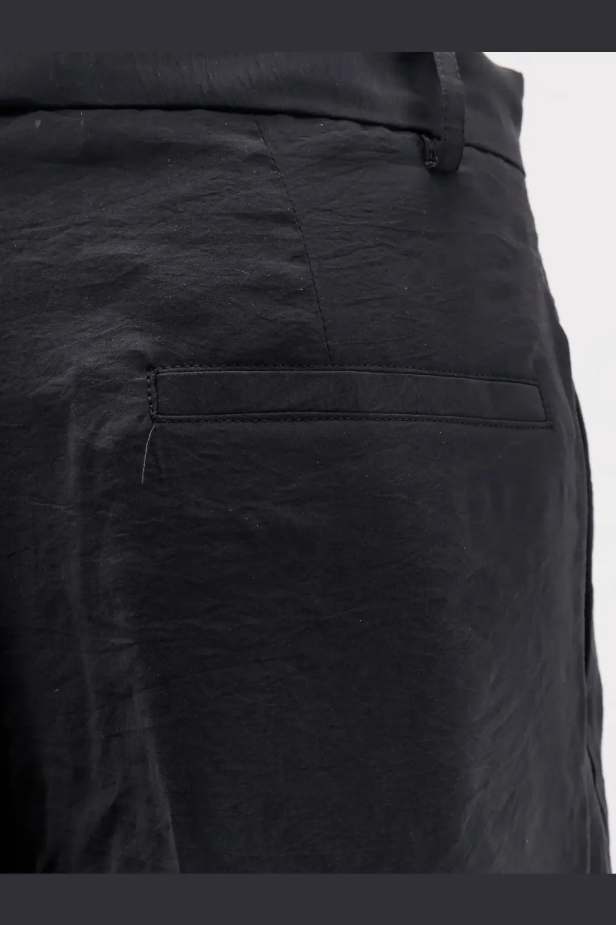 Hevò women’s torreveneri modal blend black trousers with sleek minimalist design and subtle stitching details