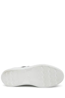 White rubber sole with textured tread and subtle branding on the back of hogan men’s sneaker h580 white