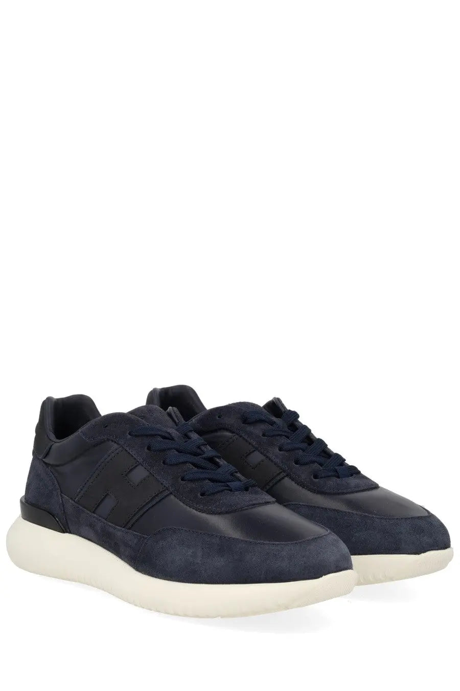 Hogan men’s suede sneaker in dark blue with leather details and white rubber sole for casual wear