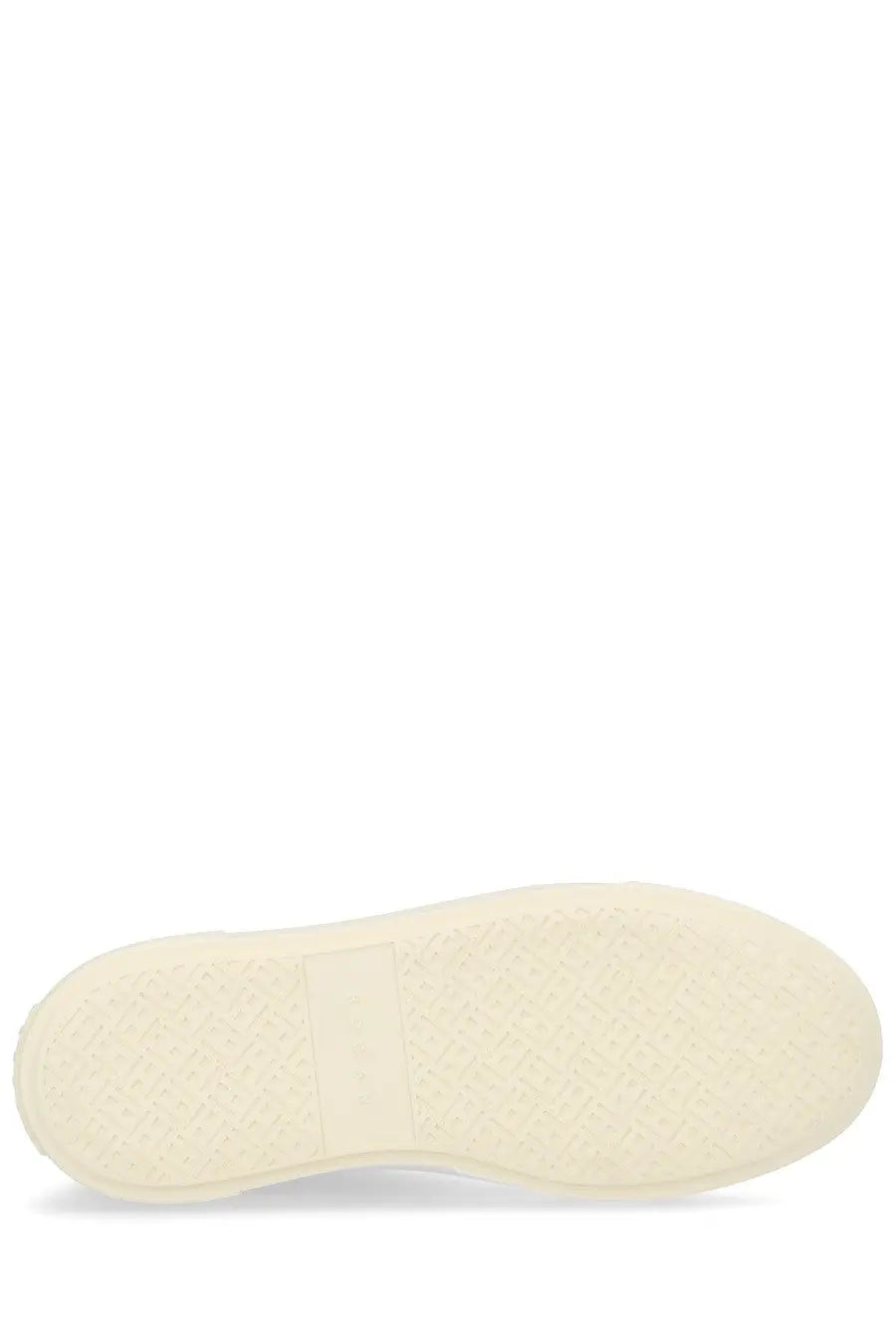 Cream-colored rubber sole with textured patterned tread and smooth central seam on hogan women’s crosswind sneaker white