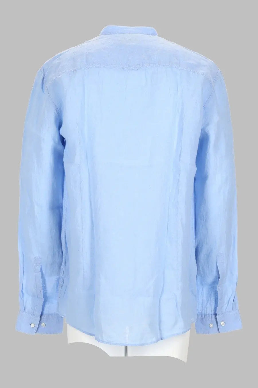 Hugo Boss men’s light blue long-sleeved linen button-down shirt with classic collar and stitched cuffs