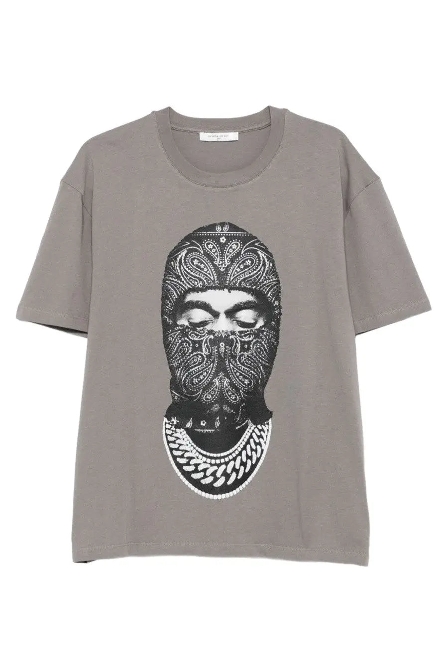 Gray short-sleeved ih nom uh nit men’s t-shirt with black and white face graphic wearing ornate bandana and chain necklace