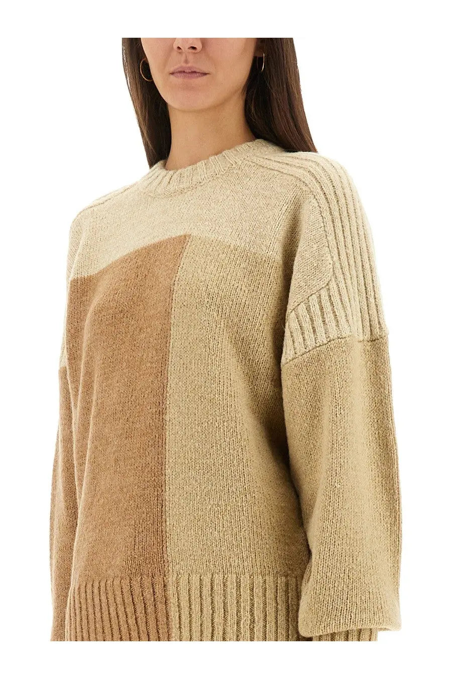 Isabel Marant Étoile women’s oversized knit sweater in two-tone beige and tan with ribbed sleeves and hem