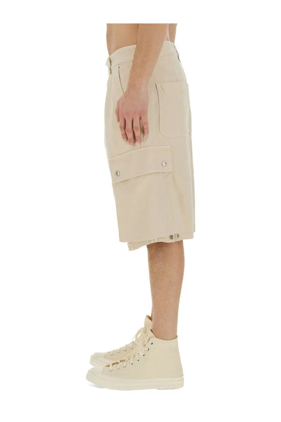 Beige cargo shorts with multiple pockets and silver-toned button closures in isabel marant men’s bermuda tejelo pink style