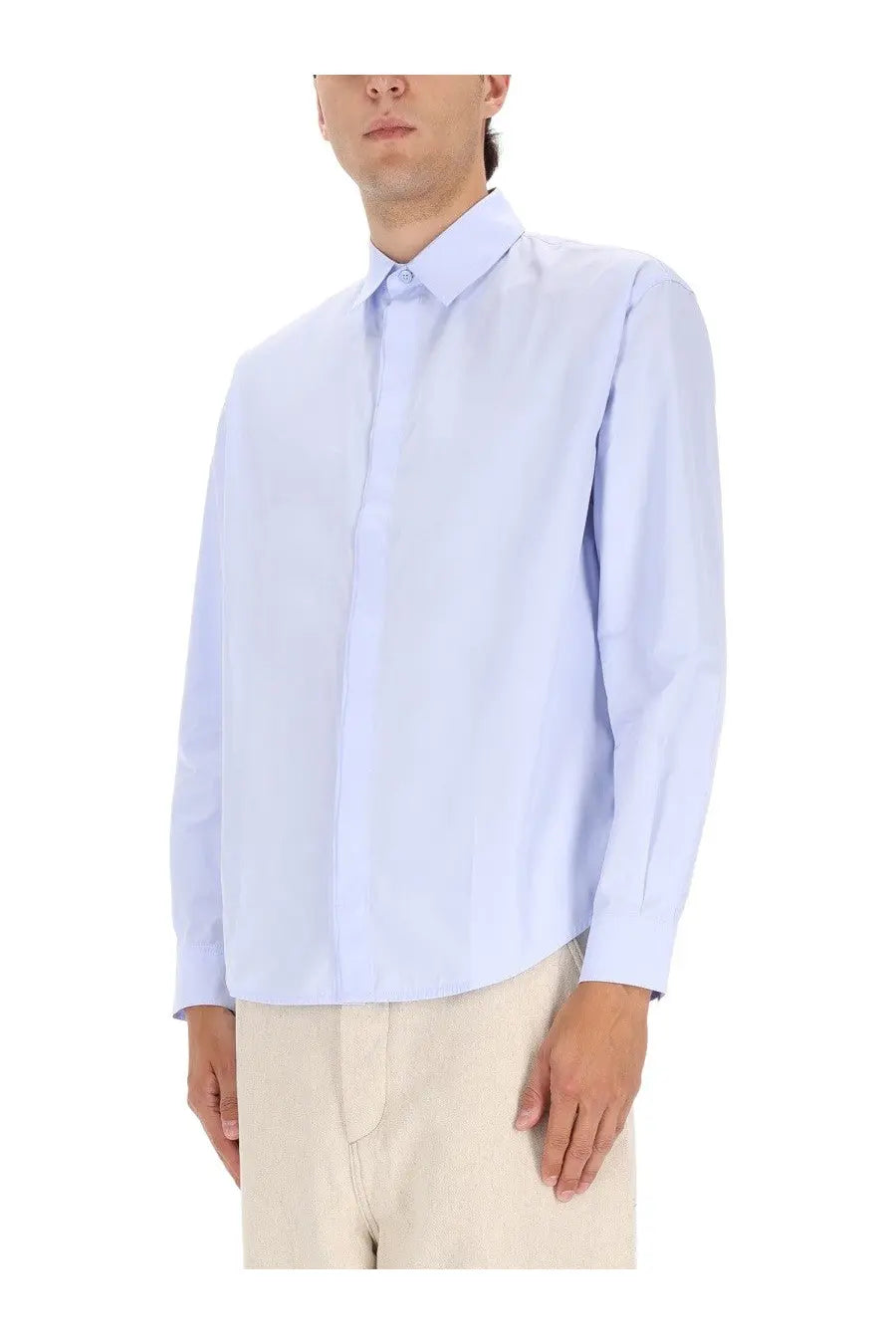 Jacquemus men’s le simon light blue long-sleeved button-down shirt with classic collar and pressed fabric