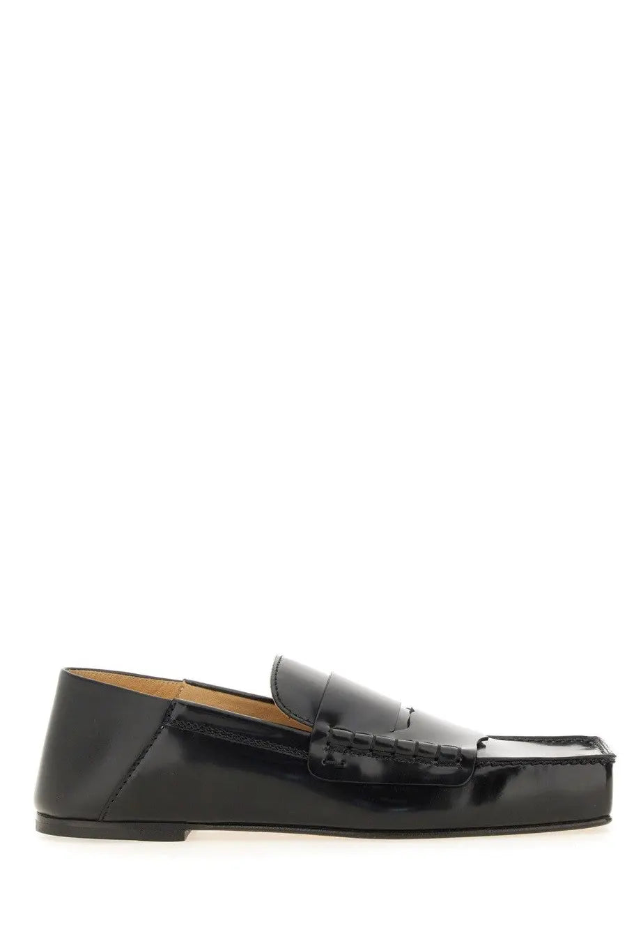 Black patent leather loafer with glossy finish and classic moccasin design from jacquemus women’s moccasin carre black