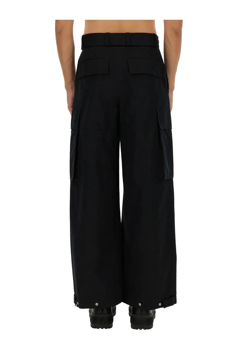 Jil sander men’s black wide-leg cargo pants with multiple pockets and belt detail in durable fabric