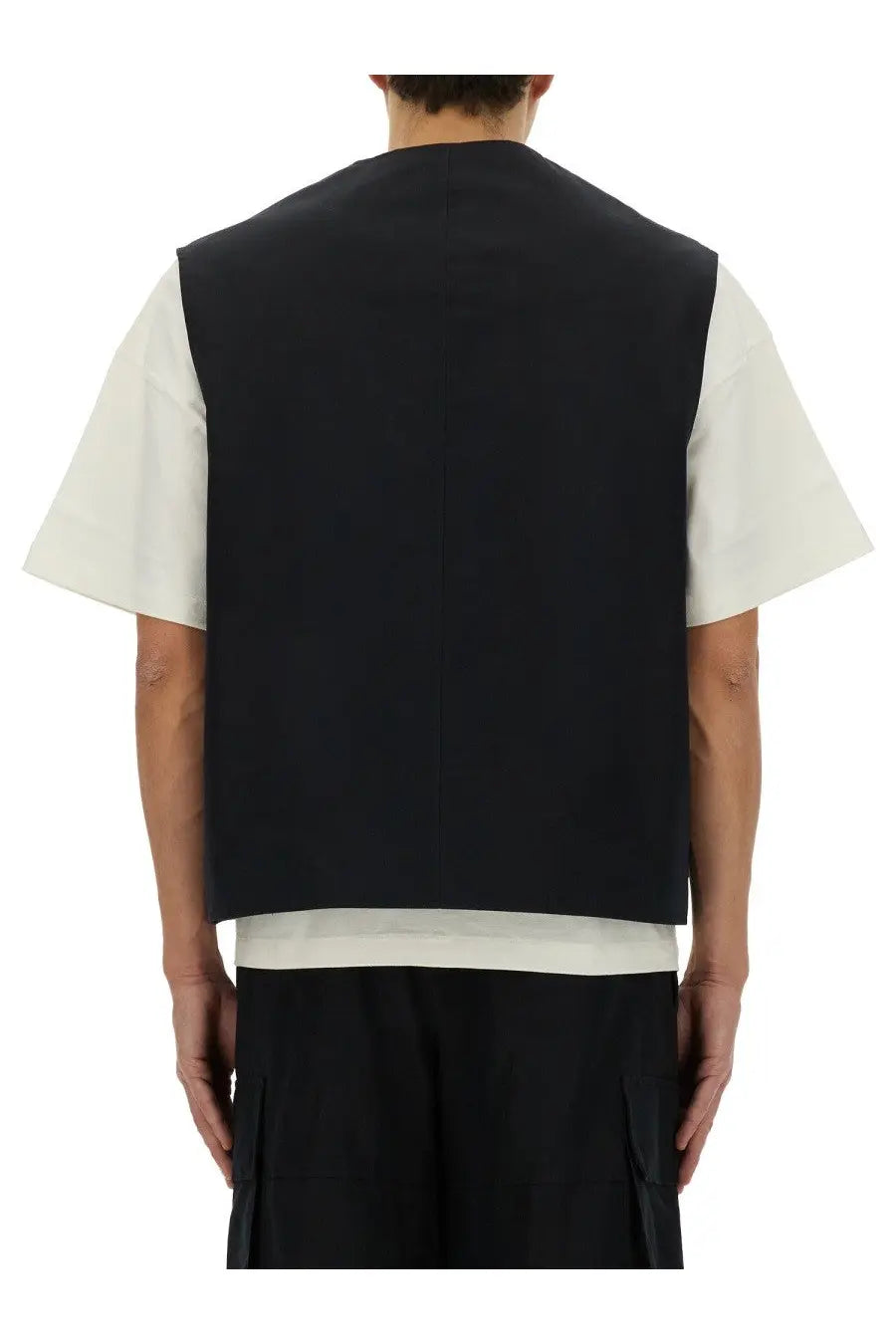 Black sleeveless Jil Sander men’s cargo vest with minimalist design and subtle seam detailing in cotton fabric