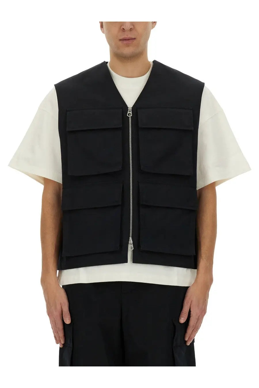 Jil sander men’s black cargo vest with multiple flap pockets and central zipper in durable utility fabric