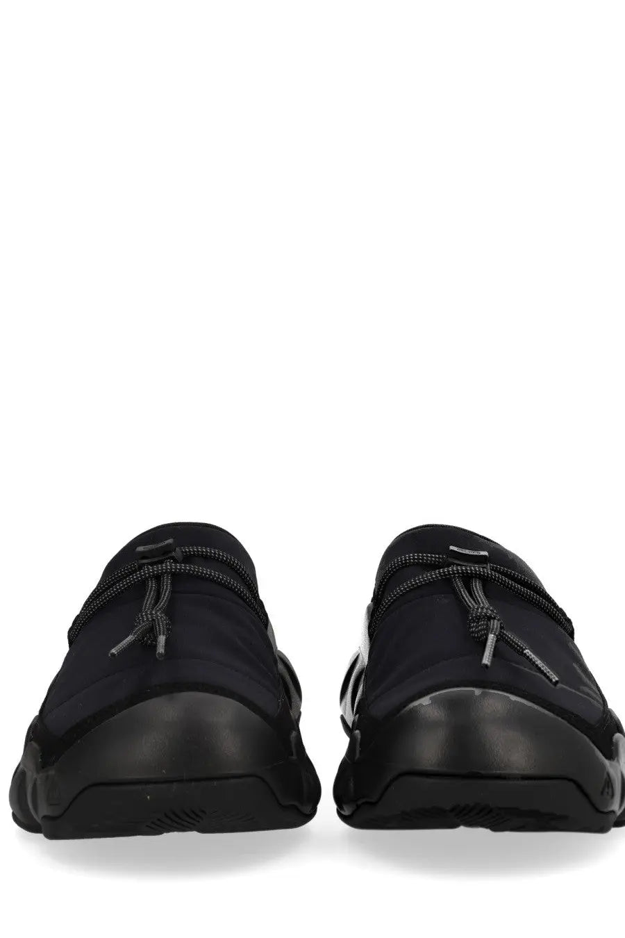Keen men’s hypowser crushback sneaker black slip-on with chunky rubber sole and drawstring lacing