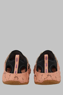 Keen men’s sandalo hyperport multicolor pink and black speckled sneakers with textured rubber sole front view