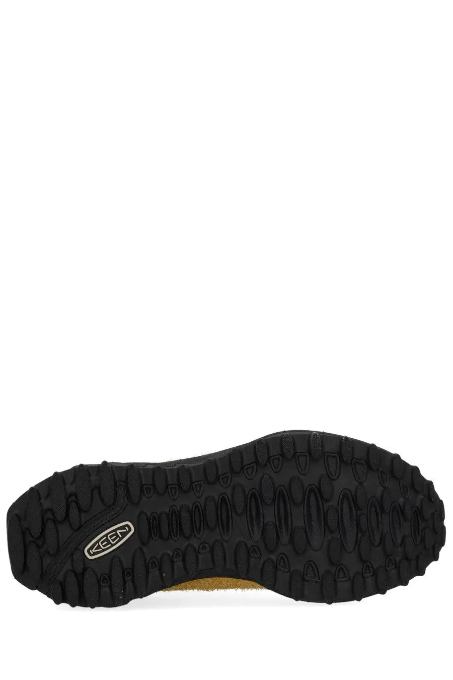 Black rubber sole with deep aggressive tread and keen logo on heel of keen men’s sneaker jasper zionic yellow back view