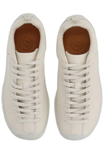 Cream-colored leather keen women’s jasper se1 sneaker with white laces and matching sole for casual wear