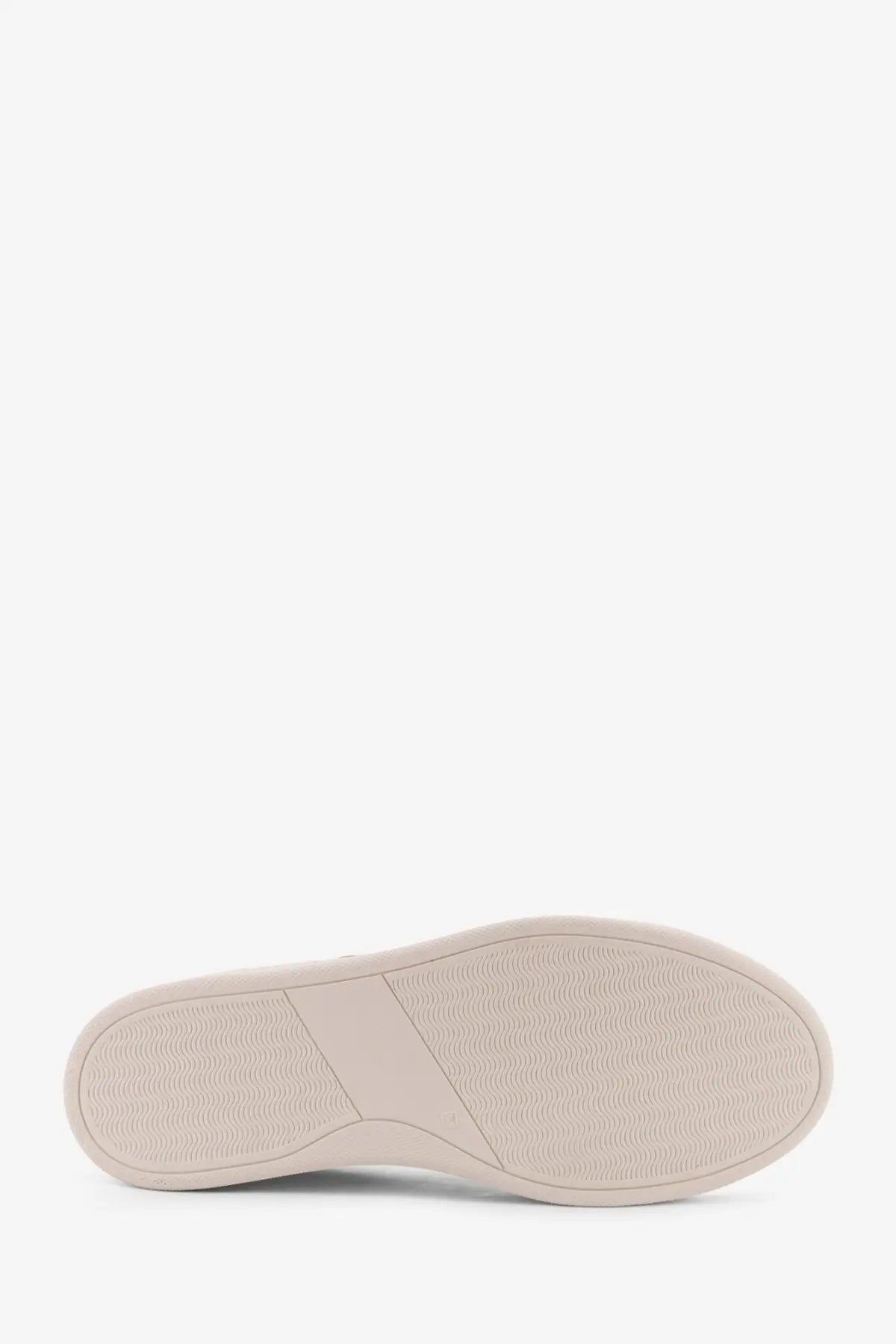 Beige rubber sole with subtle wavy texture on kiton men’s white leather sneakers in minimalist design