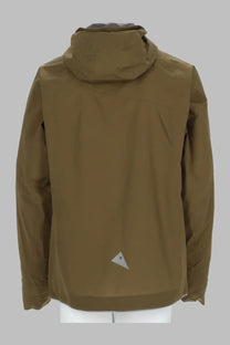 Back view of klättermusen men’s giacca vingtor tan hooded jacket with subtle reflective triangular logo on lower back