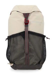 Beige and black mesh Klättermusen men’s Zaino Fjörm 18L backpack with red buckle accent front view