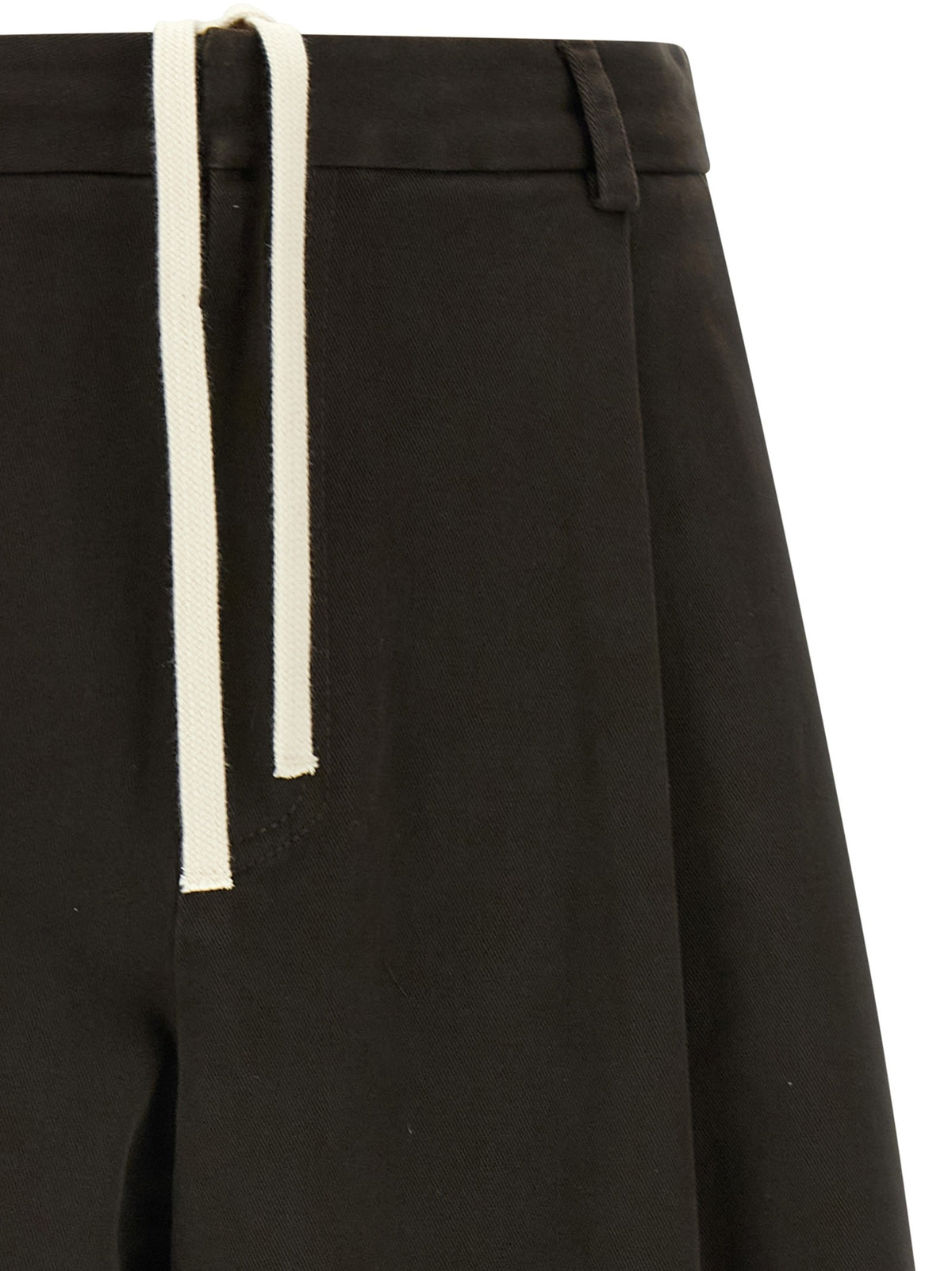 TELA Lake Bermuda Shorts Black