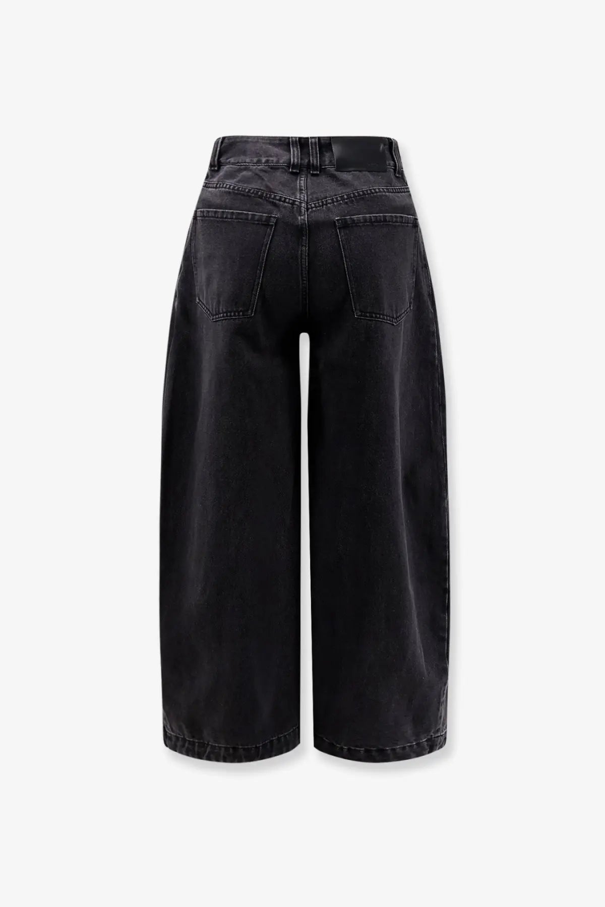Back view of lamrons women’s balloon fit black wide-leg denim shorts with high waist and classic back pockets