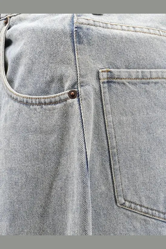 Lamrons women’s balloon fit blue denim jeans in light-wash with faded texture and classic stitching details