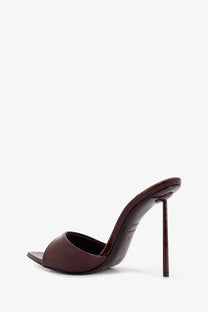 Le silla women’s bella patent leather sandals in burgundy with slender high heel mule design