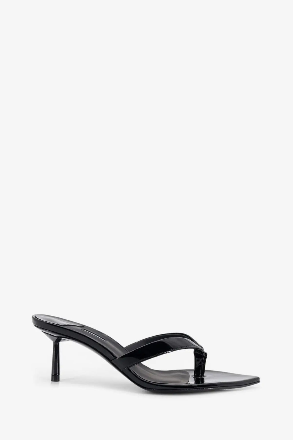 Le silla women’s gisele black patent leather thong sandal with sleek minimalist design and slender heel