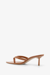 Le silla women’s gisele brown patent leather thong sandal with sleek minimalist design and slender heel