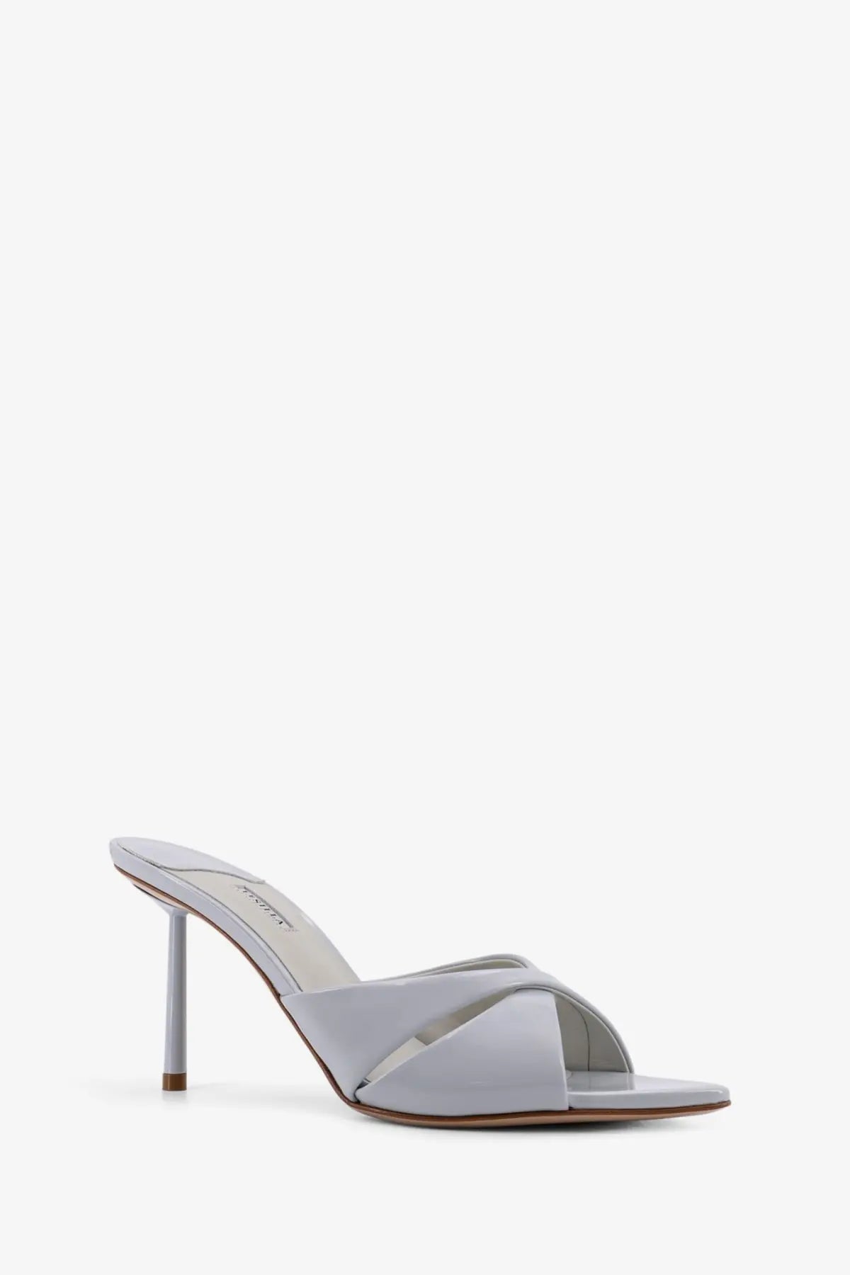 Le silla women’s shirley patent leather sandal in light gray with slender stiletto heel and open-toe design