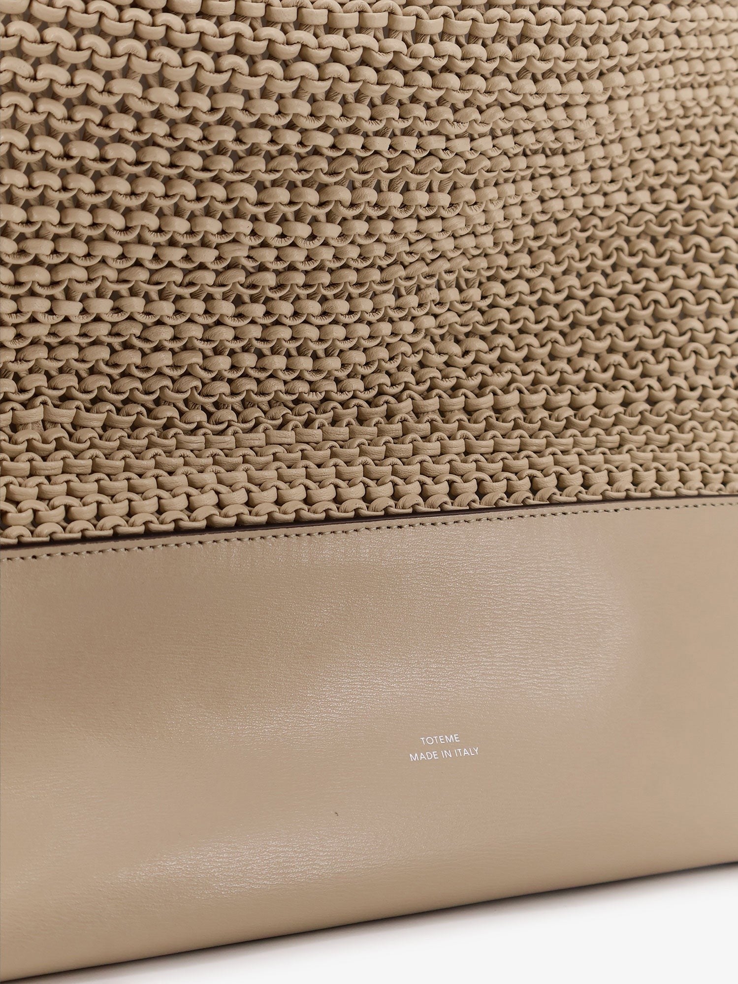 Toteme Women's Leather Shoulder Bag Beige