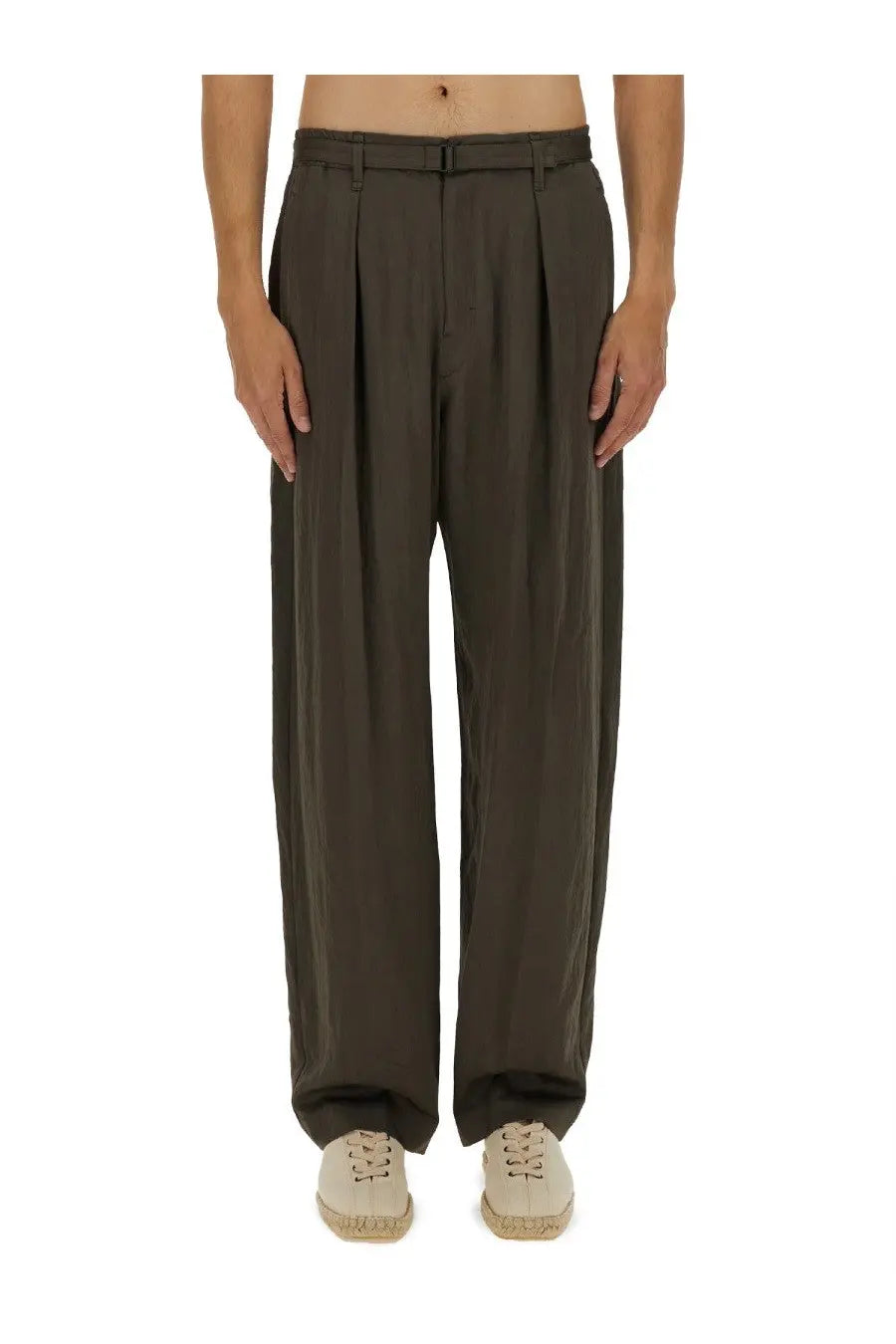 Dark olive pleated lemaire men’s relaxed pants with sleek modern cut and matching belt in soft fabric